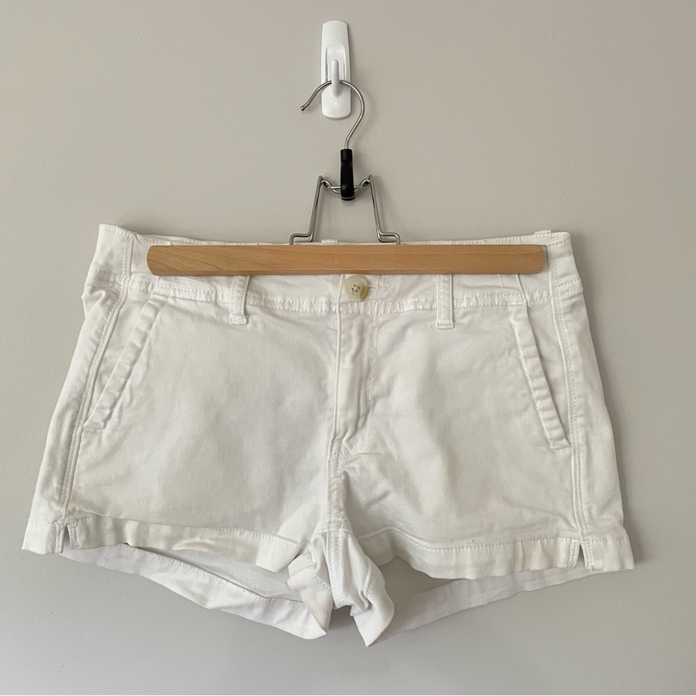 American Eagle | white shorts, US 4